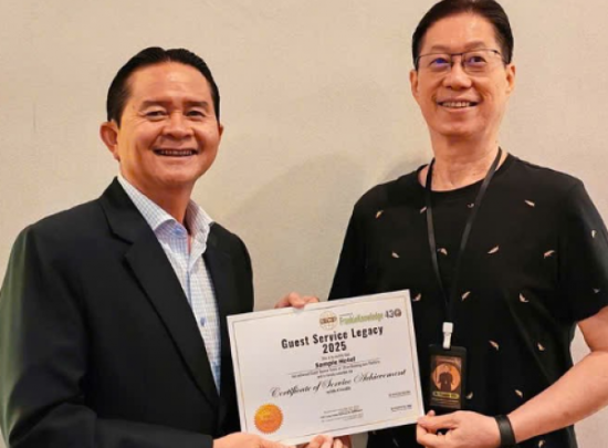 Global Media and Coaching đại diện Frankie Knowledge về Di Sản Dịch vụ Khách hàng Toàn cầu